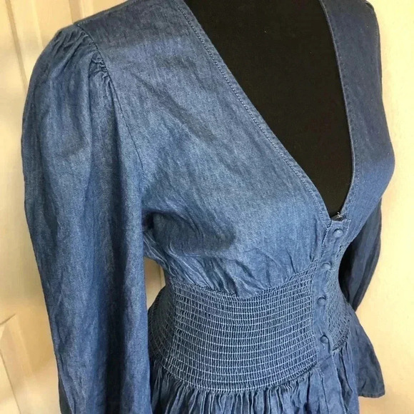 Women’s Deep V Top size Small - Picture 5 of 15